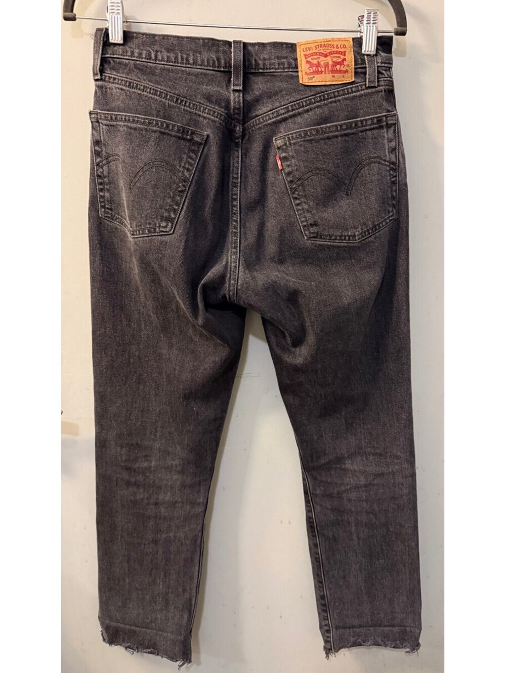 Levi’s 501 Black Washed Raw Hem Jeans W26 L28 Button Fly Straight Leg - Picture 3 of 9
